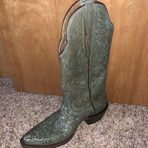 Women’s cowboy boots
